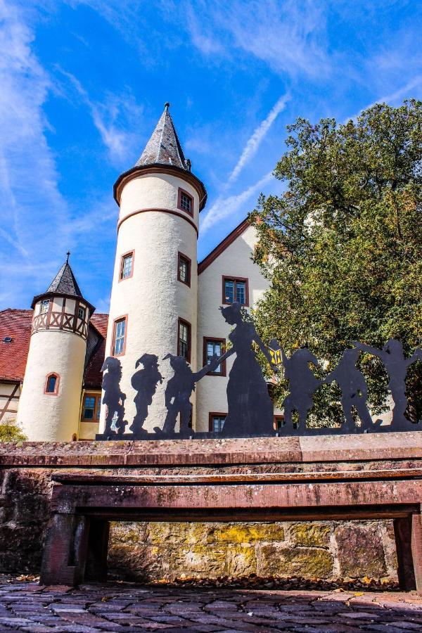 Weekly Boardinghouse Aparthotel Lohr Екстериор снимка
